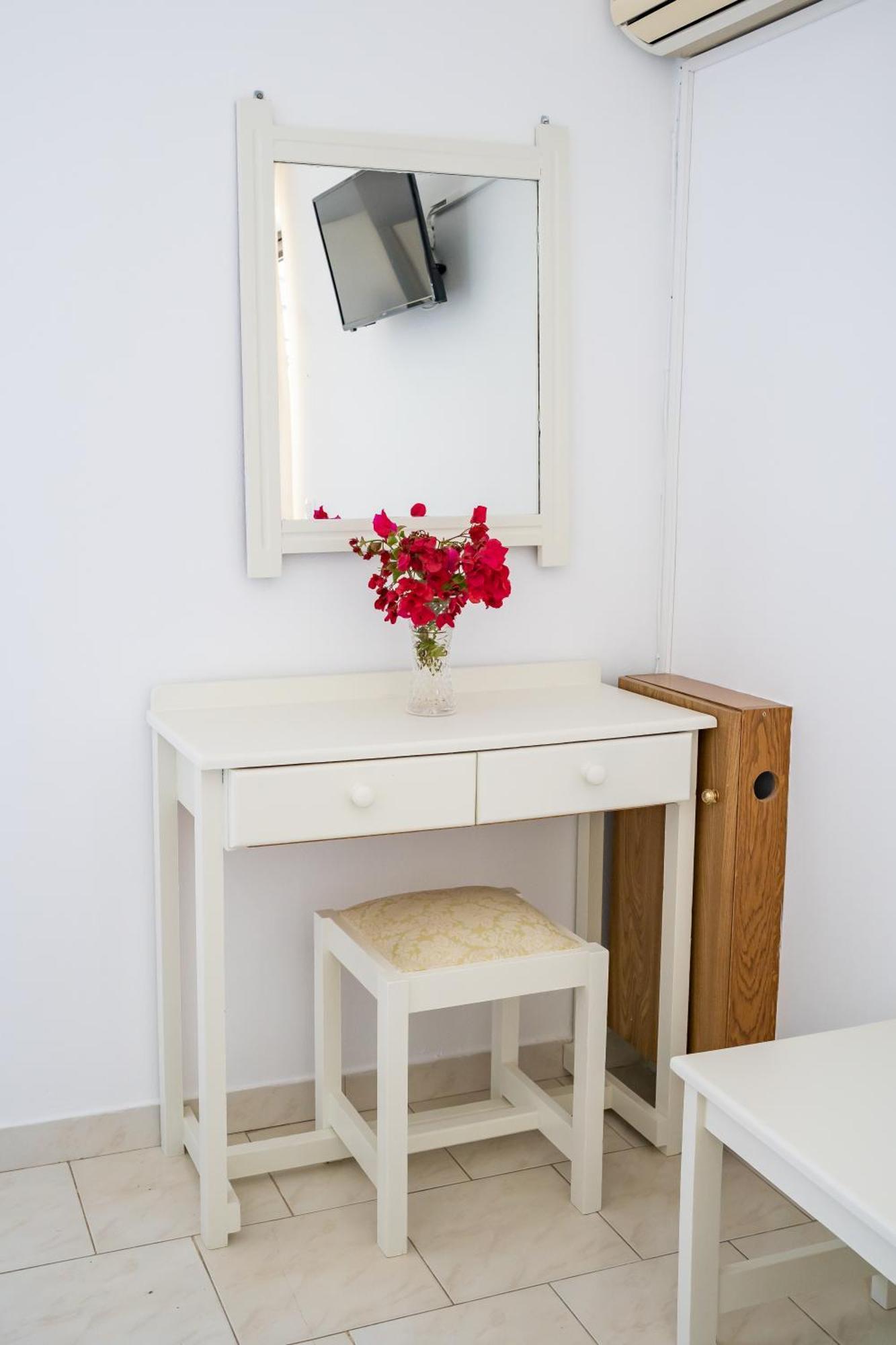 P I G A D I A B A Y Aparthotel Karpathos Town (Pigadia)